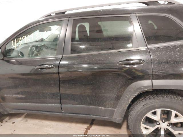 Jeep Cherokee Trailhawk Image 16