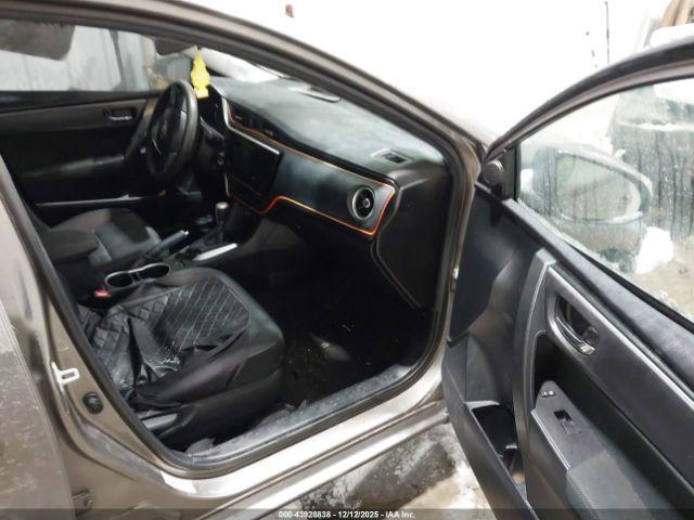 Toyota Corolla Le Image 10