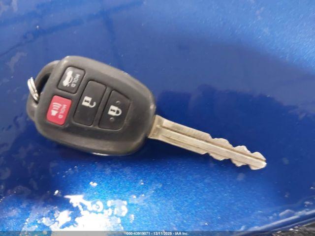 Toyota Corolla Se Image 8