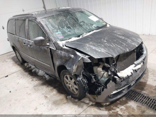  Salvage Chrysler Town & Country