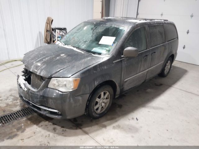 Chrysler Town & Country Touring Image 3