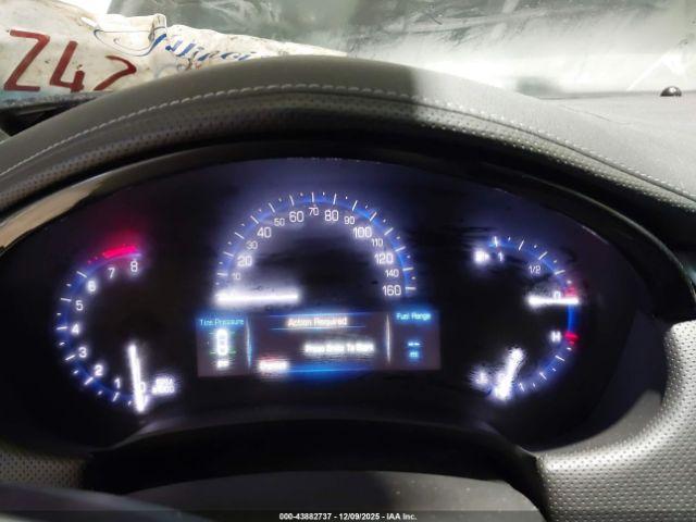 Cadillac XTS Luxury Collection Image 2