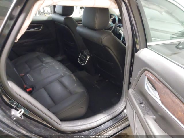 Cadillac XTS Luxury Collection Image 3