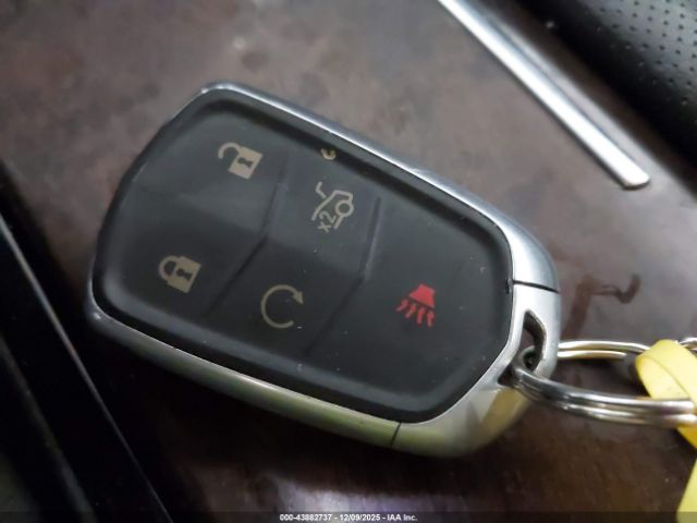 Cadillac XTS Luxury Collection Image 5