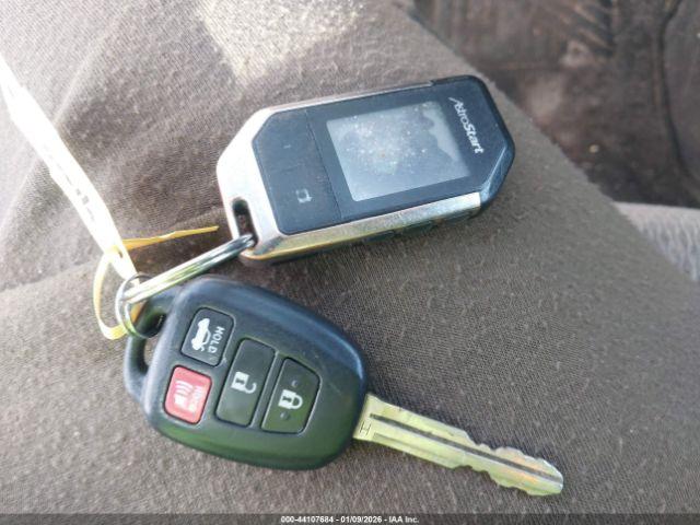 Toyota Corolla Le Image 9