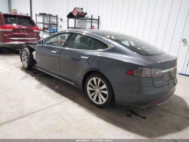 Tesla Model S Image 13