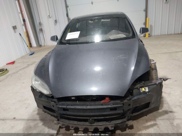 Tesla Model S Image 2