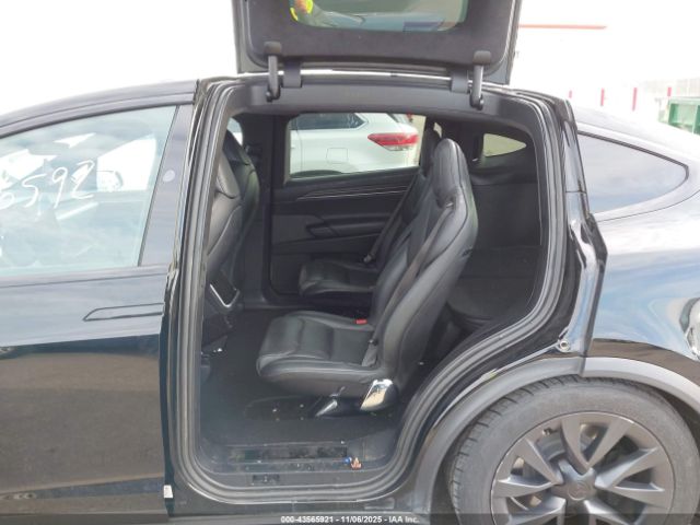 Tesla Model X Image 15