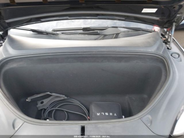 Tesla Model X Image 7
