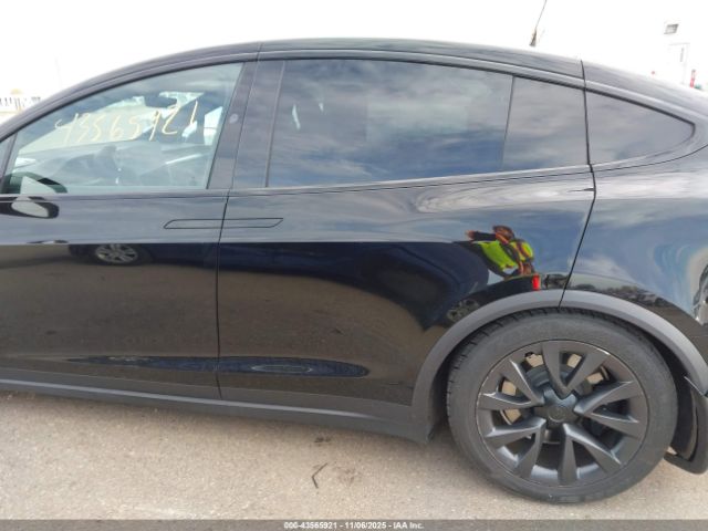 Tesla Model X Image 12