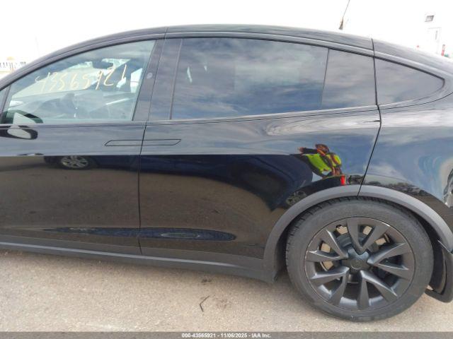 Tesla Model X Image 12