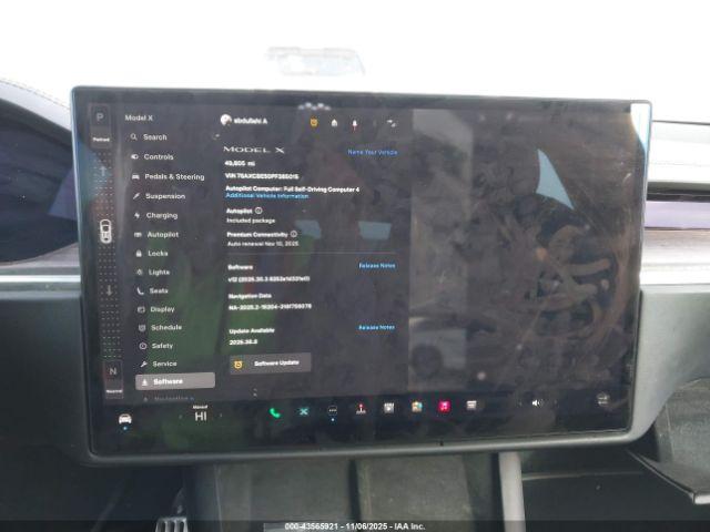 Tesla Model X Image 11